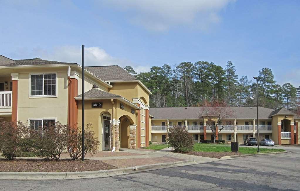 Suburban Studios Raleigh - Crabtree Valley Exterior photo